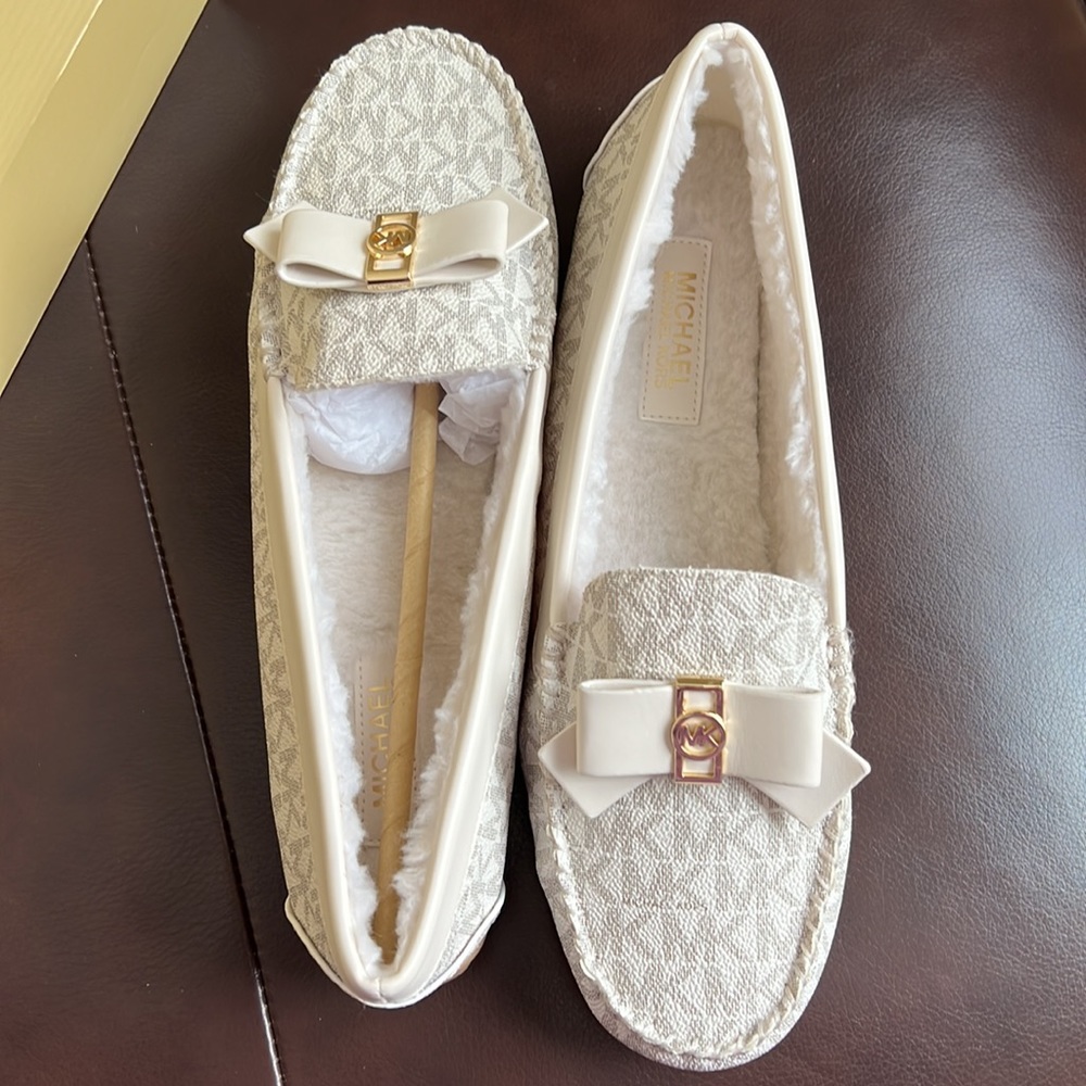 Michael Kors Erica Slipper Signature Vanilla  9 - Picture 12 of 12